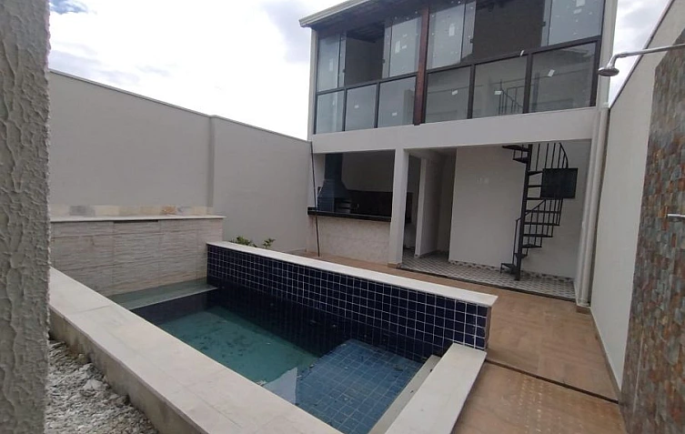 Casa Geminada � Venda no bairro Vera Cruz - Contagem - MG