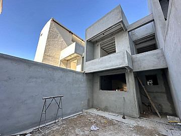 Casa Geminada � Venda
