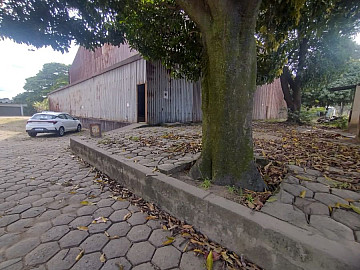 Galp�o/Terreno � Venda 32,000� Cinco Contagem MG