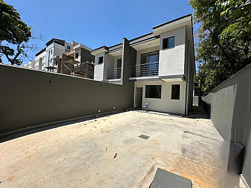 Casa de 3 qtos, su�te e 3 vagas, Linda Vista Contagem MG